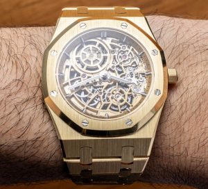 UK Cheap Replica Audemars Piguet Royal Oak ‘Jumbo’ Extra-Thin Openworked Yellow-Gold Watches